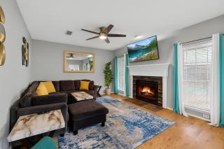 Newly updated 5BR/2.5BA w/pool sleep 16 ppl• - 9