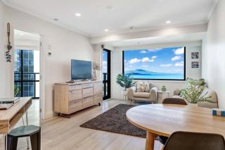 Stunning Style Carpark Tennis Hot Tub - 0