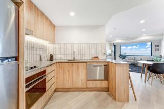 Stunning Style Carpark Tennis Hot Tub - 9