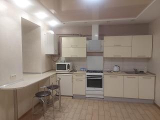 Новобудова біля автостанції,студія - 8