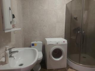 Новобудова біля автостанції,студія - 3