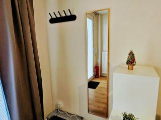 LIVE INN 2-bedroom apartment with Private Garden, Parking, Gym, Game room HG - 5