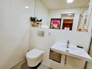 LIVE INN 2-bedroom apartment with Private Garden, Parking, Gym, Game room HG - 3