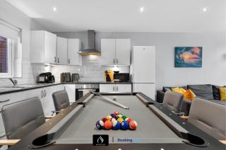 2 Bedroom House By Boyeilles Apartments Short Lets Serviced Accommodation Belfast With Pool Table & Free Parking - 6