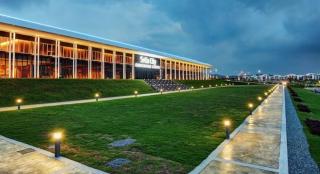 Minimalist Modern Studio w Netflix at Trefoil Setia Alam - 1