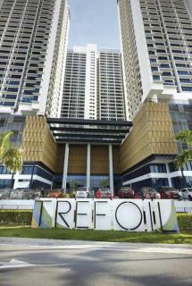 Minimalist Modern Studio w Netflix at Trefoil Setia Alam - 2