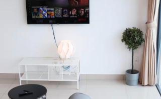 Minimalist Modern Studio w Netflix at Trefoil Setia Alam - 7