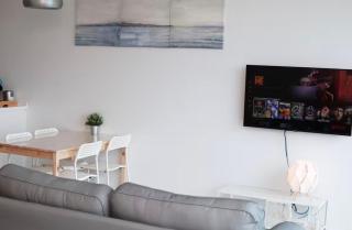 Minimalist Modern Studio w Netflix at Trefoil Setia Alam - 9