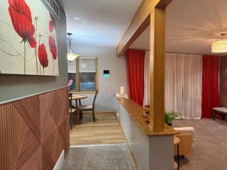 4Bdrm Cozy home with private basement suite - 9