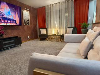 4Bdrm Cozy home with private basement suite - 3