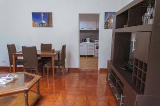 Casa cerca del centro luminosa y tranquila con patio - 2