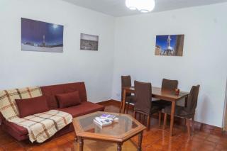 Casa cerca del centro luminosa y tranquila con patio - 1