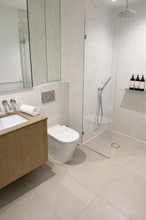 Warm Timber & Cream Retreat - 5