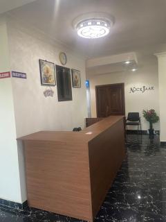 Nick Jaak's Courtyard Apts - 4