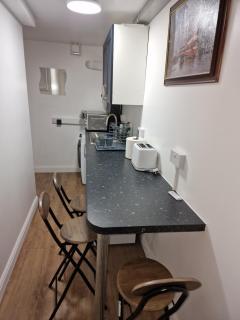 NightRest Homes - Studio Flat - Free Parking - 5 Minutes to Luton airport - 6