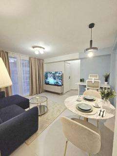 central! work friendly apartment & 2x2m Bed - 0