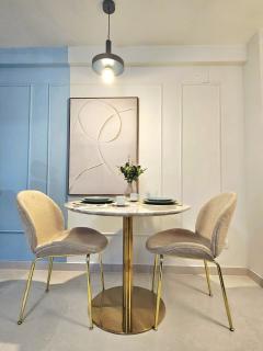 central! work friendly apartment & 2x2m Bed - 6