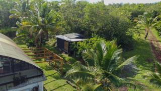 Off-Grid Getaway with Ocean Views in Paradise - 8