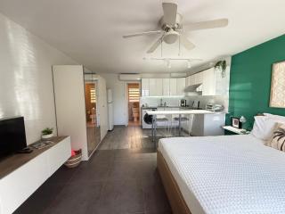 Modern Studio in Pelican with pool-walk to Beach, Dining, Entertainment - 4