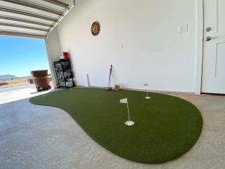 Family home In Kanab near Nat'l Parks with hot tub sleeps 10 - 6