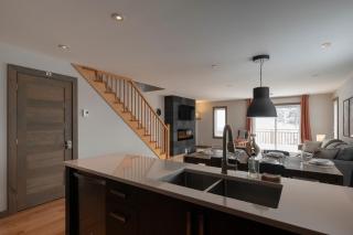 Ski In Out - 2 floors and storage - 3