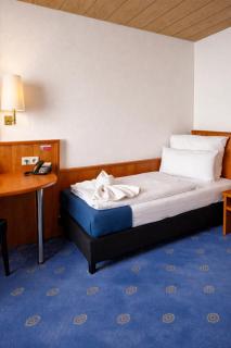 Luna Inn Stuttgart City - Stuttgart - 7