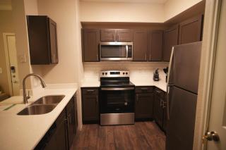 Charming 1 bed, 1 bath apartment - 8