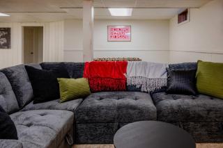 Family Retreat - 4 Bed 3 Bath Fireplace & Fun - 5