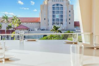 Luxury 2BR Condo w/Pool, Rooftop, GYM @ Palm Beach - 4