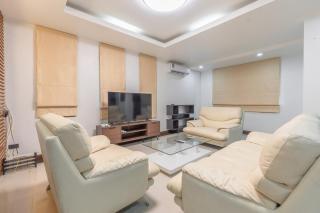 Thai Home 3B 11 Near Hollywood - 7