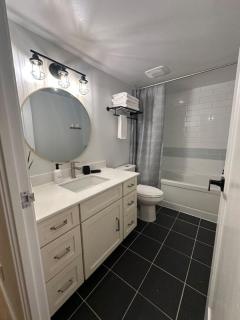 Peaceful DT Condo, Saddledome, HeatedParking - 5