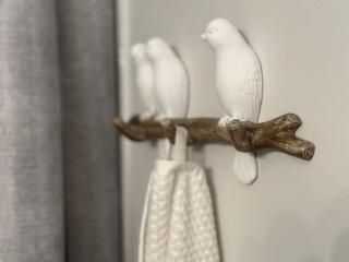 Peaceful DT Condo, Saddledome, HeatedParking - 3