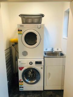 Annesbrook Hideaway - 8