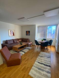 Family Nest - Two-Bedroom Apartment in City Centre by He-Ra Apartments Skopje - 4