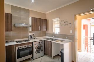 Modern 2-Bedroom Apartment Secure Comfortable - 9