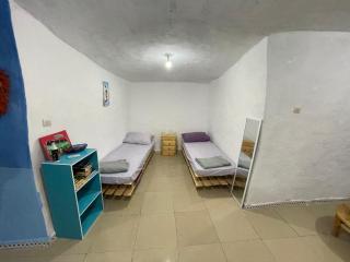 Maison troglodyte en bordure de mer - 9