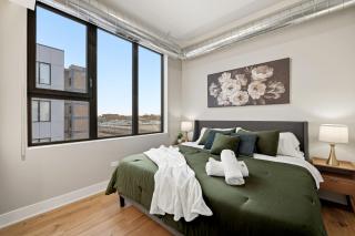 Edgewater Apt with Free Parking Gym Modern Living - 9