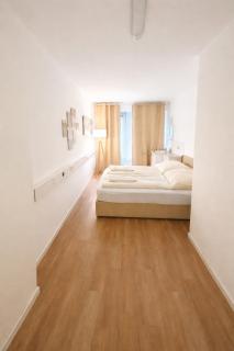 Munich Premium Guesthouse - 9