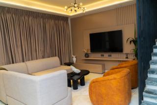 Luxurious & secure 4 bedroom house in Ogudu GRA - 8