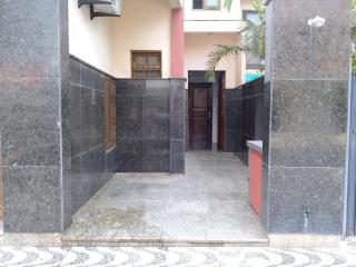 Apto com Varanda 202 - Residencial Manoel Teixeira - 300 metros da Praia - 7