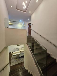 Comfortable 3 bedroom maisonette home away from home off Banana Island Road, Ikoyi - 1