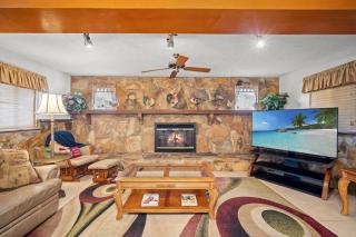 Family Pool Home • Sleeps 8 - 4