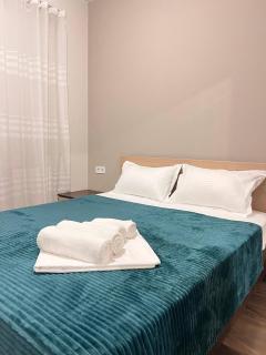 Modern Apartment with City View and Free Parking - 8