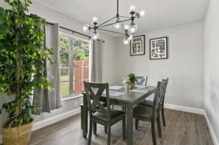 Family Friendly Oasis Heated POOL - Ace Location - 9