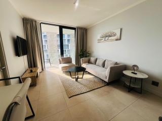 The Modern Manor - Premium Private Apartments with Balcony at Ellipse Waterfall - 6