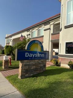 Days Inn by Wyndham Near City Of Hope - 2