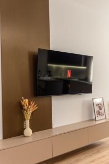 Matisse Coresi Apartment with Free Private Parking - 8