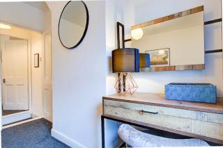 Free Parking Business Stay Office Fast WiFi - 1