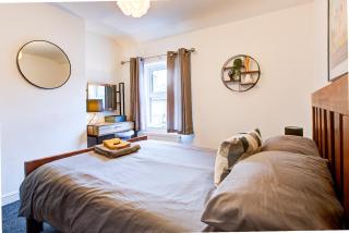 Free Parking Business Stay Office Fast WiFi - 1