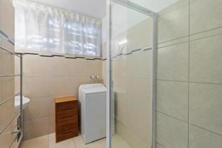 Chapel view Midcentury St Kilda, 1 Queen bedroom - 3